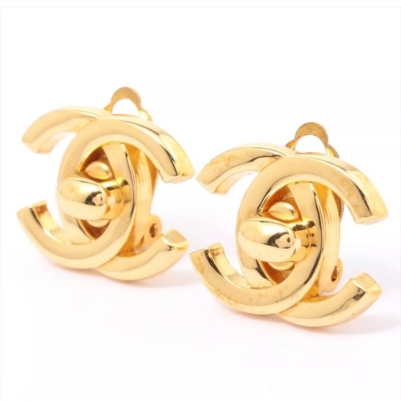 CHANEL Turnlock CC logos Clip-On Earrings Gold Tone 95A  💝 - Picture 2 of 9